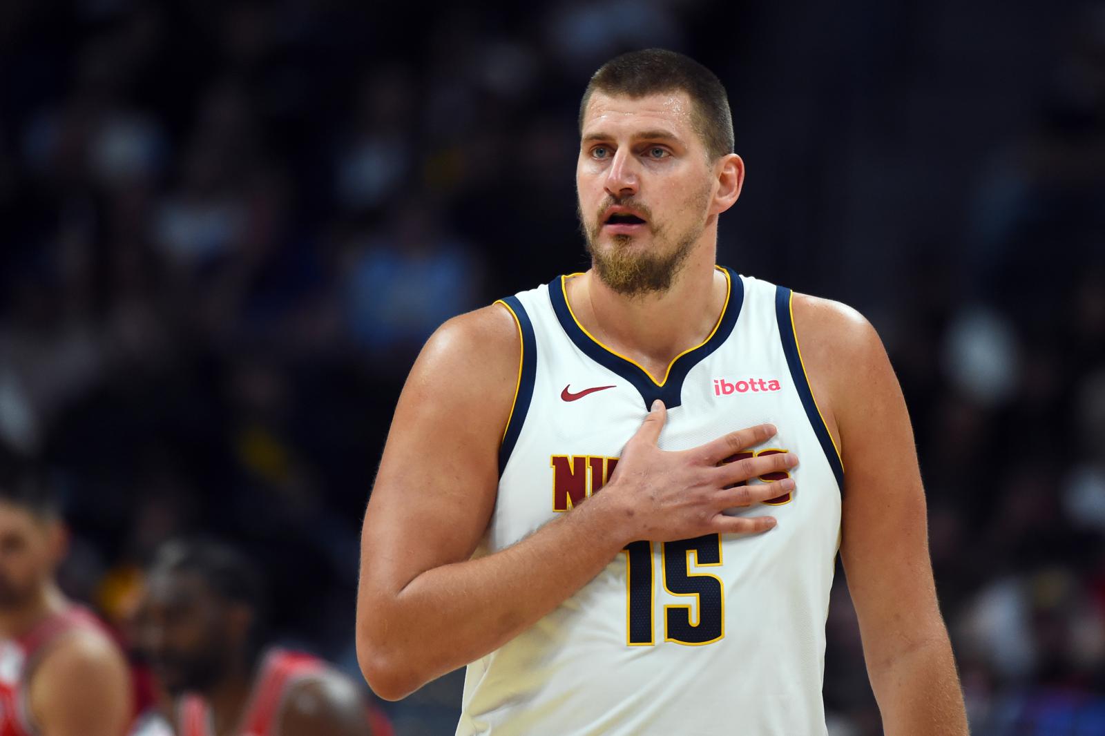 Tyronn Lue: Kế hoạch của chúng tôi là để Jokic ghi bàn và hạn chế chuyền và nhận, nhưng chúng tôi không ngờ anh ấy lại ghi được 55 điểm.